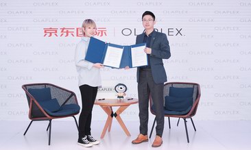 OLAPLEX与京东国际达成战略合作 中国区品牌大使INTO1-周柯宇亮相签约会