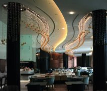迪拜酒店里超奢华灯饰 王者风范
