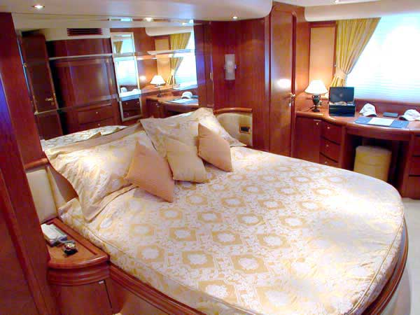 Azimut 80 Yacht Charter