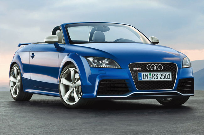 奥迪TT RS Roadster 破百只需要4.7 秒,车子的最大速度被限定在了250 km/h