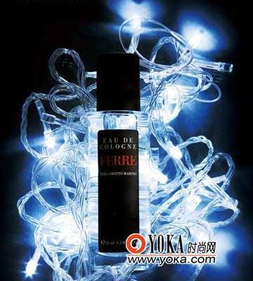 Gianfranco Ferre海洋古龙水¥398/50mL:简约、冷峻的包装里藏着东方花果香调,前调中的佛手柑、黑醋栗、甜瓜给人扑面而来的清新香甜感。