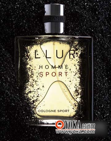 Chanel男士运动古龙水¥860/150mL:这款古龙水证明无须达到极致,感受同样可以力量澎湃。令人神清气爽的清新调更为突出,透露出一股自然出色的能量。