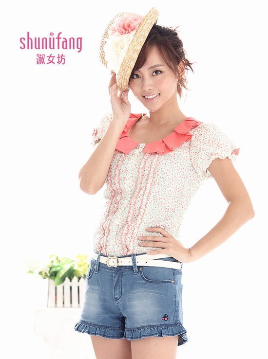 2012CHIC,ʮ����Ů��Ѥ��չ��,��д����