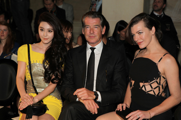 Pierce BrosnanMilla Jovovichڰ߼ʱװ